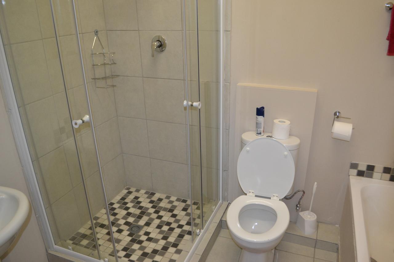 Dante Deo Guesthouse Bloemfontein Bagian luar foto