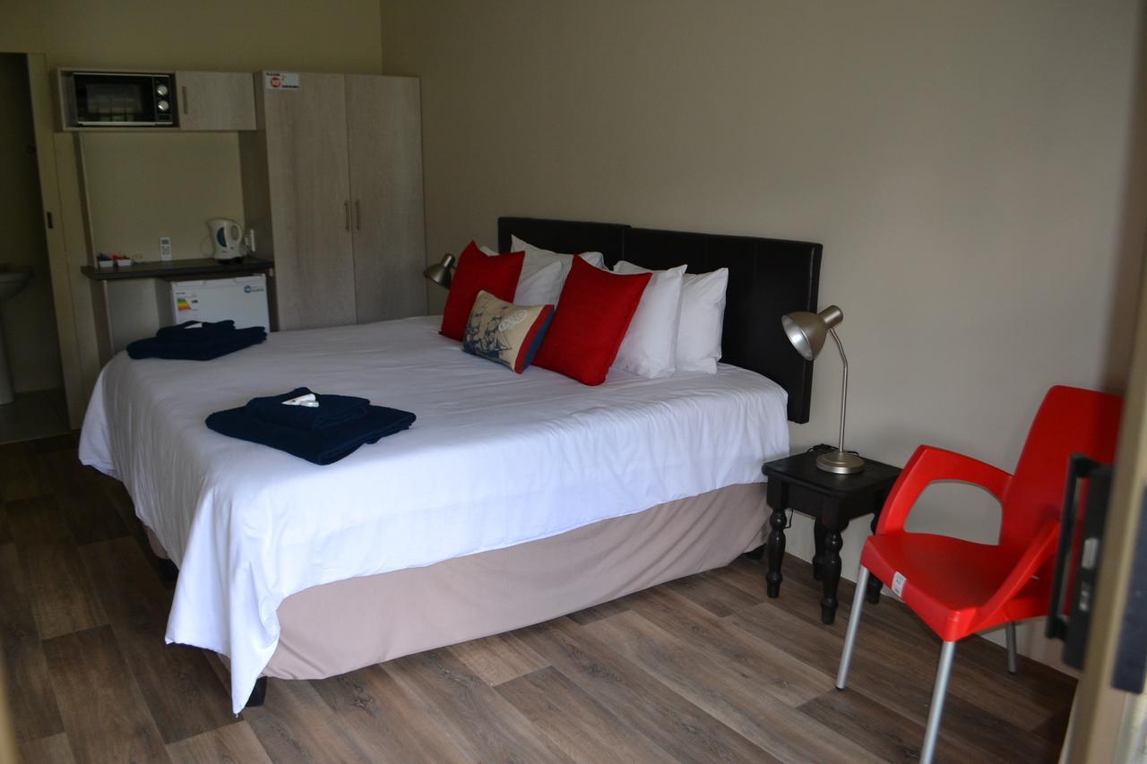 Dante Deo Guesthouse Bloemfontein Bagian luar foto