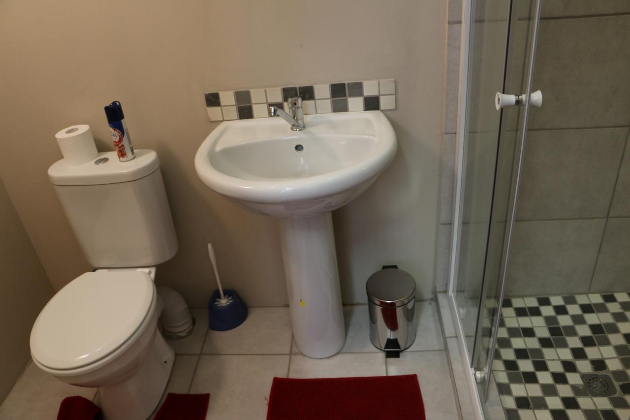 Dante Deo Guesthouse Bloemfontein Bagian luar foto